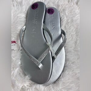 Italian Shoemakers Silver Rhinestone Thong Sandals Flip Flops Size 8 1/2 New